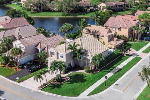 House in Parkland, Florida 4 bedrooms, 215.16 sq.m. № 1175124 - photo 1