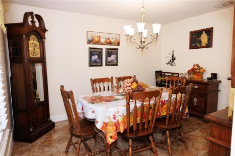 House in Minneola, Florida 4 bedrooms, 215.53 sq.m. № 1905452 - photo 5