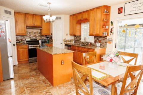 House in Minneola, Florida 4 bedrooms, 215.53 sq.m. № 1905452 - photo 7