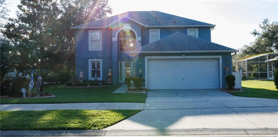 House in Minneola, Florida 4 bedrooms, 215.53 sq.m. № 1905452