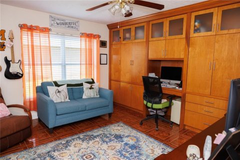 House in Minneola, Florida 4 bedrooms, 215.53 sq.m. № 1905452 - photo 15