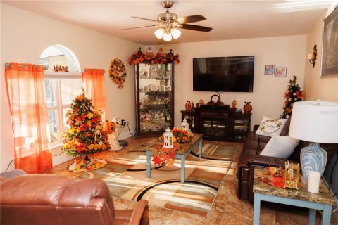 House in Minneola, Florida 4 bedrooms, 215.53 sq.m. № 1905452 - photo 12