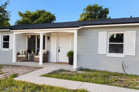 Casa en Deltona, Florida 2 dormitorios, 95.22 m2 № 2369395