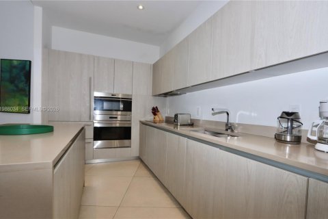 Copropriété à vendre à Hollywood, Floride: 2 chambres, 109.53 m2 № 2050980 - photo 11