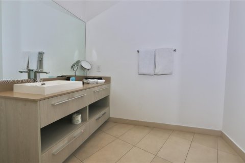 Copropriété à vendre à Hollywood, Floride: 2 chambres, 109.53 m2 № 2050980 - photo 22