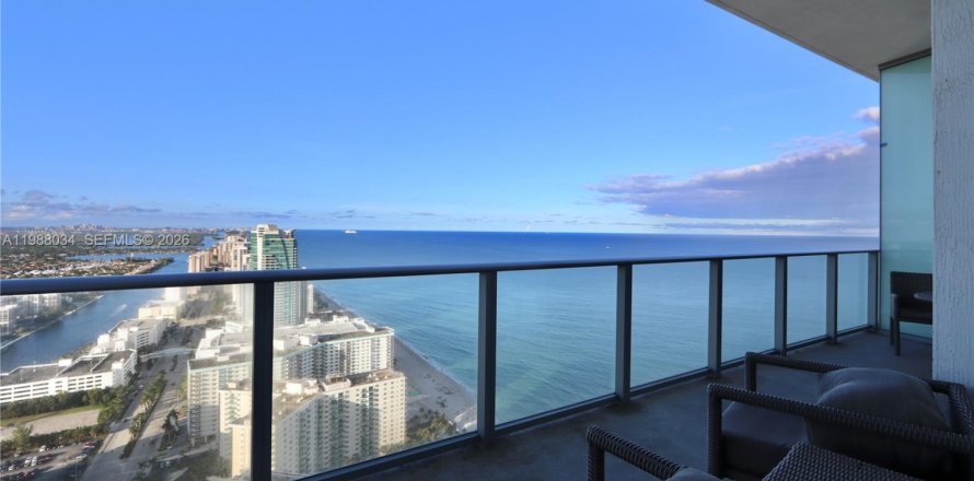 Condo à Hollywood, Floride, 2 chambres  № 2050980