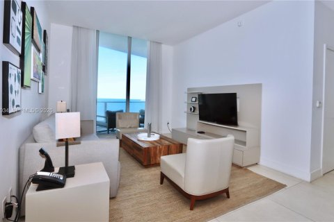 Copropriété à vendre à Hollywood, Floride: 2 chambres, 109.53 m2 № 2050980 - photo 9