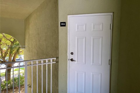 Снять в аренду таунхаус в Майами, Флорида 3 спальни, 124.3м2, № 1984435 - фото 27