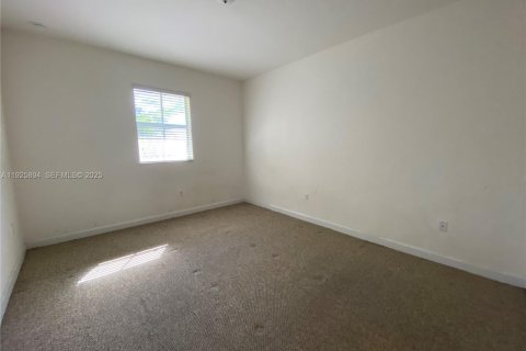 Снять в аренду таунхаус в Майами, Флорида 3 спальни, 124.3м2, № 1984435 - фото 13