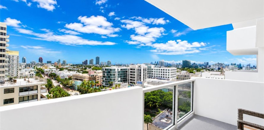 Estudio en el Condominio en Miami Beach, Florida № 2170353