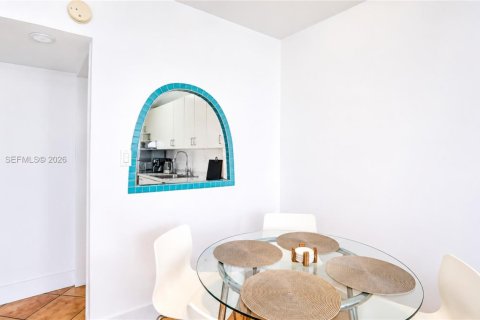 Condominio en alquiler en Miami Beach, Florida, 47.84 m2 № 2170353 - foto 3