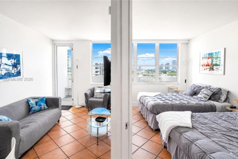 Condominio en alquiler en Miami Beach, Florida, 47.84 m2 № 2170353 - foto 4