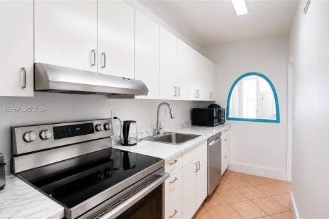 Condominio en alquiler en Miami Beach, Florida, 47.84 m2 № 2170353 - foto 6