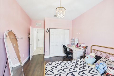 Купить виллу или дом в Хомстед, Флорида 5 спален, 315.77м2, № 1968552 - фото 15