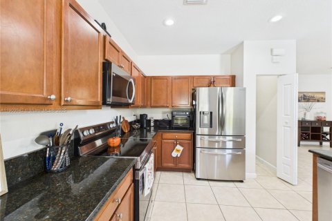 Купить виллу или дом в Хомстед, Флорида 5 спален, 315.77м2, № 1968552 - фото 9