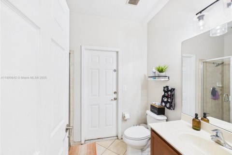 Купить виллу или дом в Хомстед, Флорида 5 спален, 315.77м2, № 1968552 - фото 16