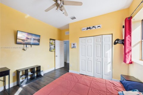 Купить виллу или дом в Хомстед, Флорида 5 спален, 315.77м2, № 1968552 - фото 29