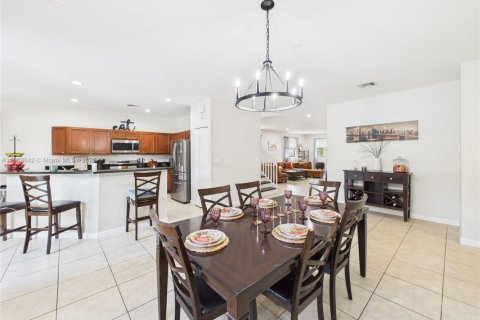 Купить виллу или дом в Хомстед, Флорида 5 спален, 315.77м2, № 1968552 - фото 12