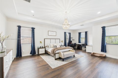 Купить виллу или дом в Хомстед, Флорида 5 спален, 315.77м2, № 1968552 - фото 20