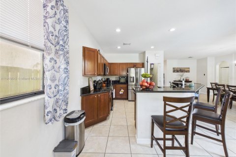 Купить виллу или дом в Хомстед, Флорида 5 спален, 315.77м2, № 1968552 - фото 8