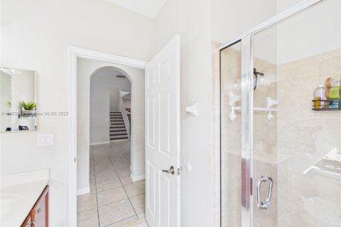 Купить виллу или дом в Хомстед, Флорида 5 спален, 315.77м2, № 1968552 - фото 17