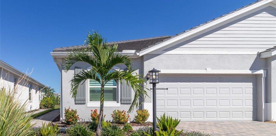 Villa ou maison à Lakewood Ranch, Floride 3 chambres, 145.76 m2 № 2419814