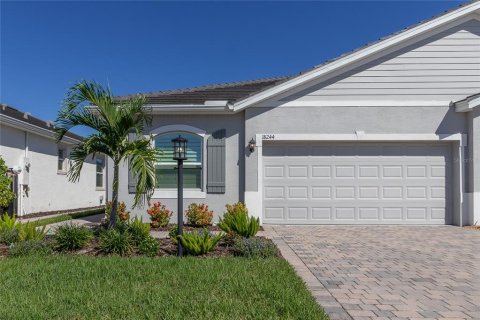 Villa ou maison à louer à Lakewood Ranch, Floride: 3 chambres, 145.76 m2 № 2419814 - photo 6