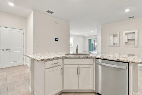 Villa ou maison à louer à Lakewood Ranch, Floride: 3 chambres, 145.76 m2 № 2419814 - photo 12