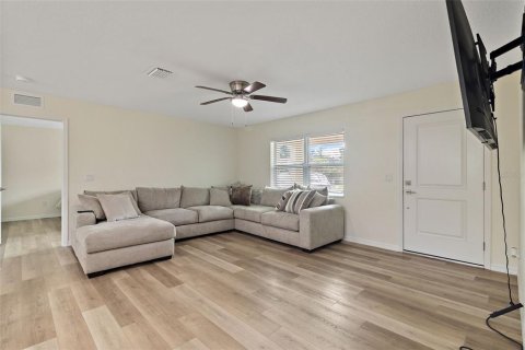 House in Arcadia, Florida 3 bedrooms, 120.77 sq.m. № 1881411 - photo 3