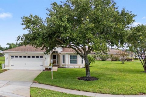 House in Trinity, Florida 3 bedrooms, 156.35 sq.m. № 2354590