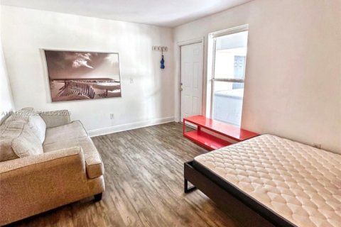 Apartment in Miami, Florida 36.42 sq.m. № 2000709 - photo 17