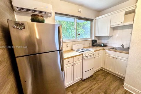 Apartment in Miami, Florida 36.42 sq.m. № 2000709 - photo 3