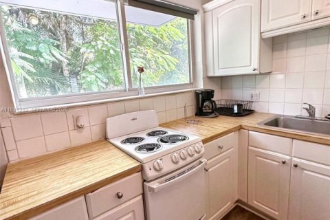 Apartment in Miami, Florida 36.42 sq.m. № 2000709 - photo 4