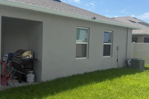 House in Sanford, Florida 4 bedrooms, 155.89 sq.m. № 2201063 - photo 24