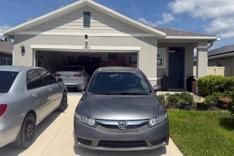 House in Sanford, Florida 4 bedrooms, 155.89 sq.m. № 2201063