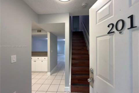 Снять в аренду квартиру в Хайалиа, Флорида 2 спальни, 89.19м2, № 2060373 - фото 9