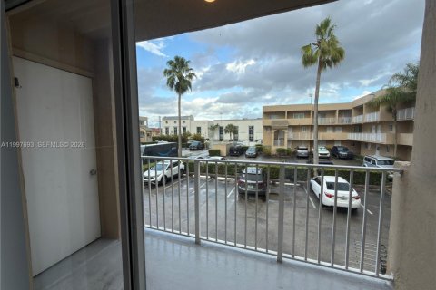 Снять в аренду квартиру в Хайалиа, Флорида 2 спальни, 89.19м2, № 2060373 - фото 24
