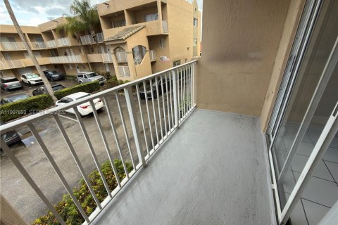 Снять в аренду квартиру в Хайалиа, Флорида 2 спальни, 89.19м2, № 2060373 - фото 22