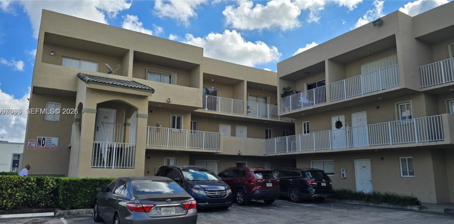 Квартира в Хайалиа, Флорида 2 спальни, 89.19м2 № 2060373