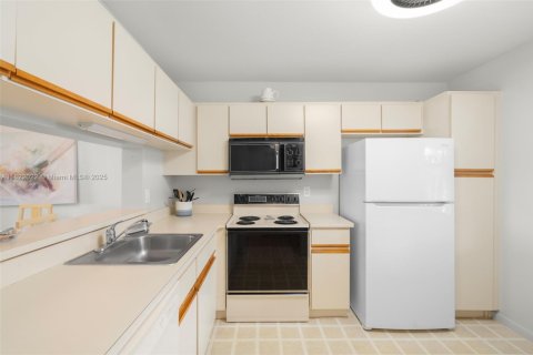 Condo in Margate, Florida, 2 bedrooms  № 1783826 - photo 4