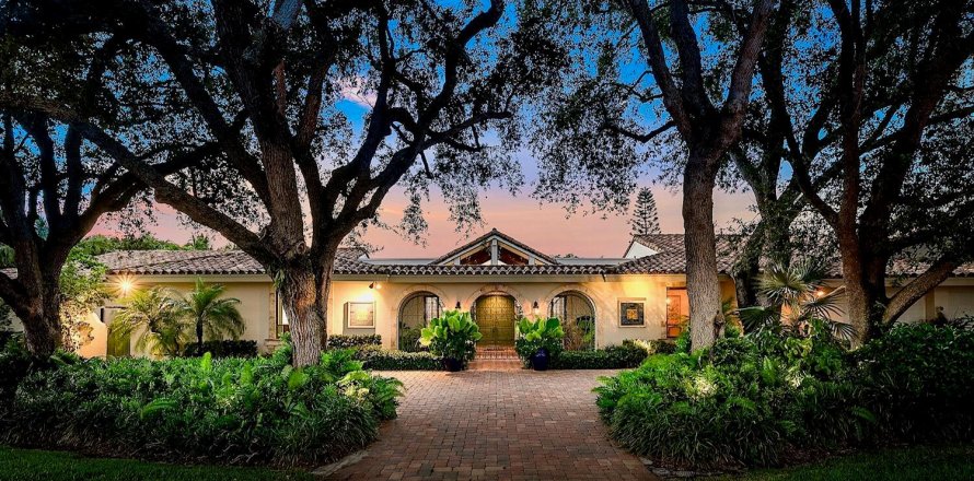 House in Boynton Beach, Florida 4 bedrooms, 533.63 sq.m. № 2378400