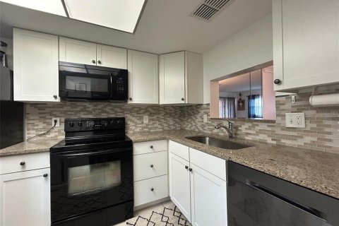 House in Clearwater, Florida 1 bedroom, 59.83 sq.m. № 1724510 - photo 12