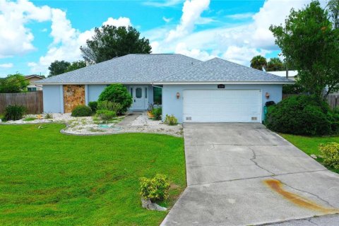 Casa en venta en Port Charlotte, Florida, 3 dormitorios, 168.71 m2 № 1902703 - foto 4