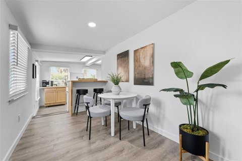 Casa en venta en Pinellas Park, Florida, 2 dormitorios, 72.46 m2 № 1910807 - foto 8