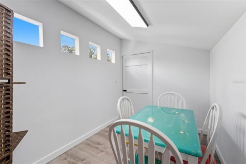 Casa en venta en Pinellas Park, Florida, 2 dormitorios, 72.46 m2 № 1910807 - foto 27