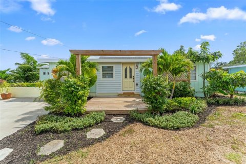 Casa en venta en Pinellas Park, Florida, 2 dormitorios, 72.46 m2 № 1910807 - foto 1