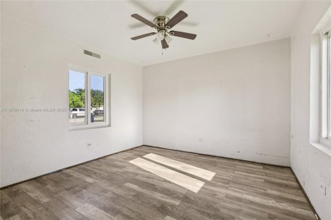 Villa ou maison à vendre à Homestead, Floride: 2 chambres, 46.82 m2 № 1950039 - photo 19