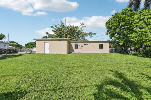 Villa ou maison à vendre à Homestead, Floride: 2 chambres, 46.82 m2 № 1950039 - photo 29