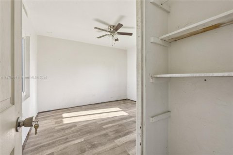 Villa ou maison à vendre à Homestead, Floride: 2 chambres, 46.82 m2 № 1950039 - photo 15