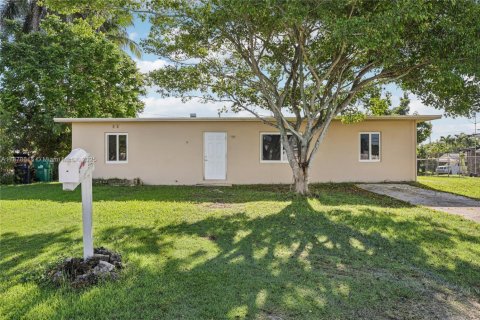 Villa ou maison à vendre à Homestead, Floride: 2 chambres, 46.82 m2 № 1950039 - photo 11